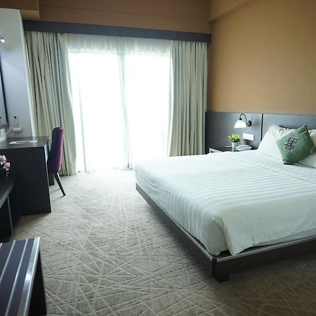Swan Garden Hotel Malacca Buitenkant foto