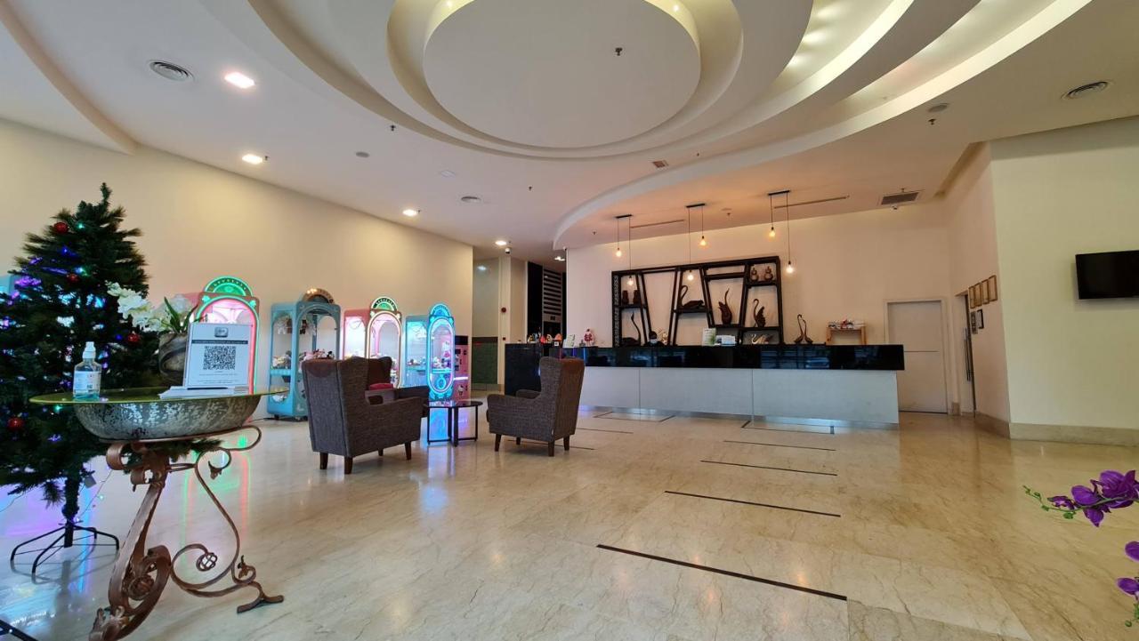 Swan Garden Hotel Malacca Buitenkant foto