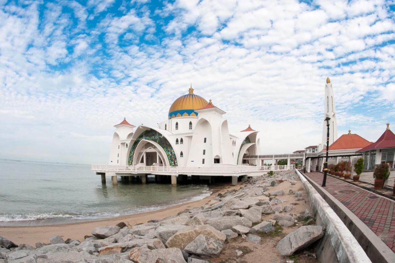 Swan Garden Hotel Malacca Buitenkant foto