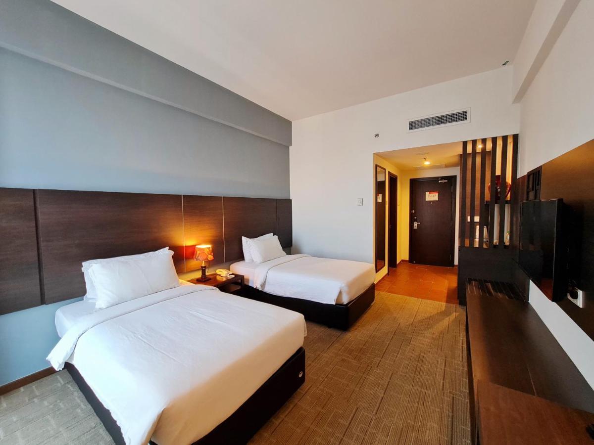 Swan Garden Hotel Malacca Buitenkant foto