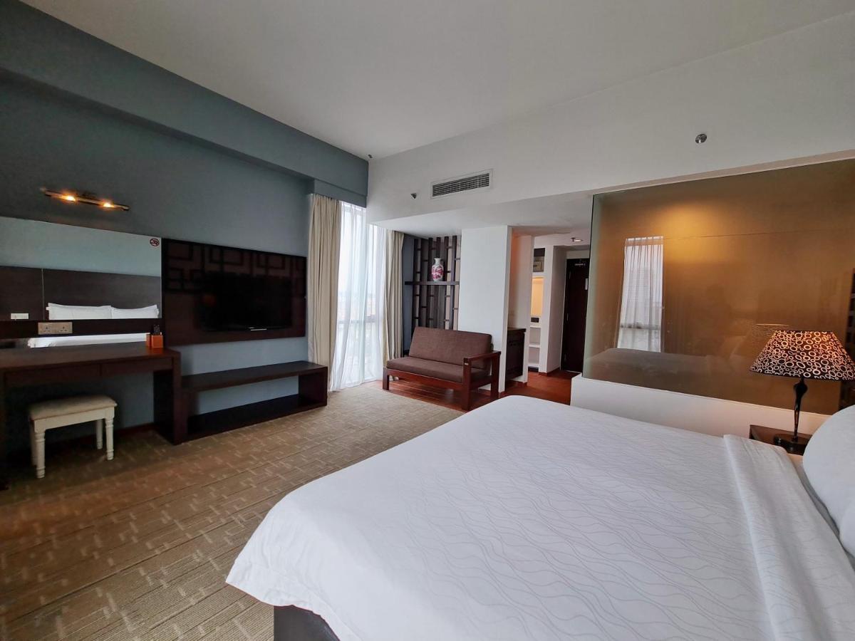 Swan Garden Hotel Malacca Buitenkant foto