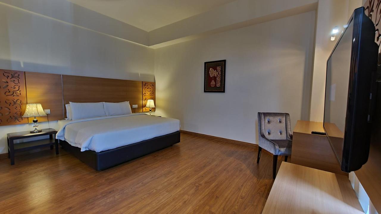 Swan Garden Hotel Malacca Buitenkant foto
