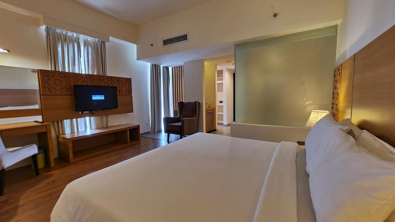 Swan Garden Hotel Malacca Buitenkant foto